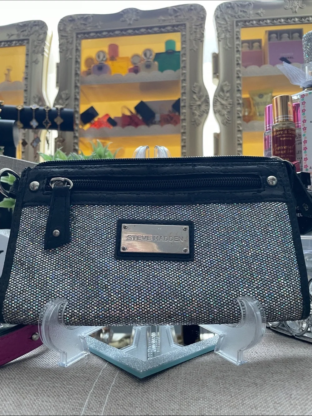 ✨Steve Madden Sparkle Crossbody Wristlet with Pink shoulder  Strap✨Preloved